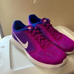 Nike Revolution 3 size 7.5 women’s running shoe